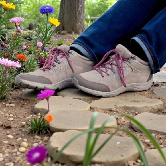 Vionic Cypress Trail Walker Hiking Boot in Tan / Pink 10 - Picture 1 of 11
